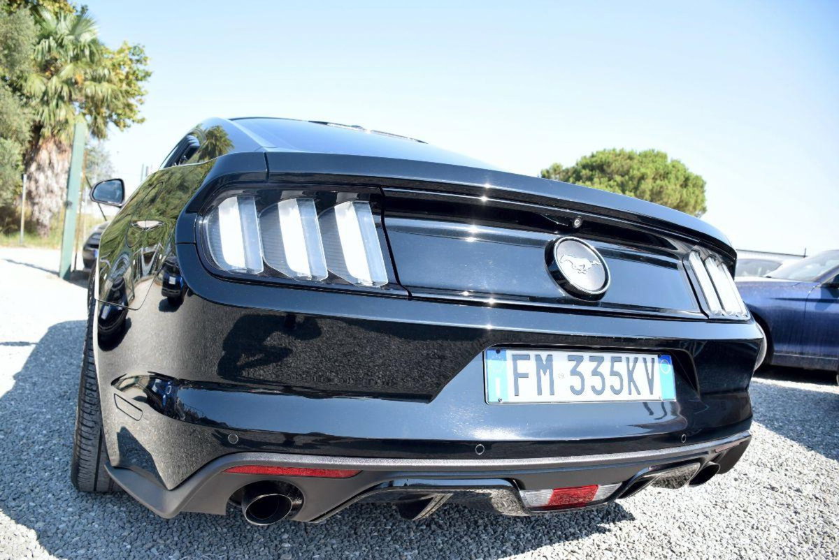 Ford Mustang Coupé Fastback 2.3 EcoBoost (20)