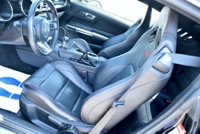 Ford Mustang Coupé Fastback 2.3 EcoBoost (6)
