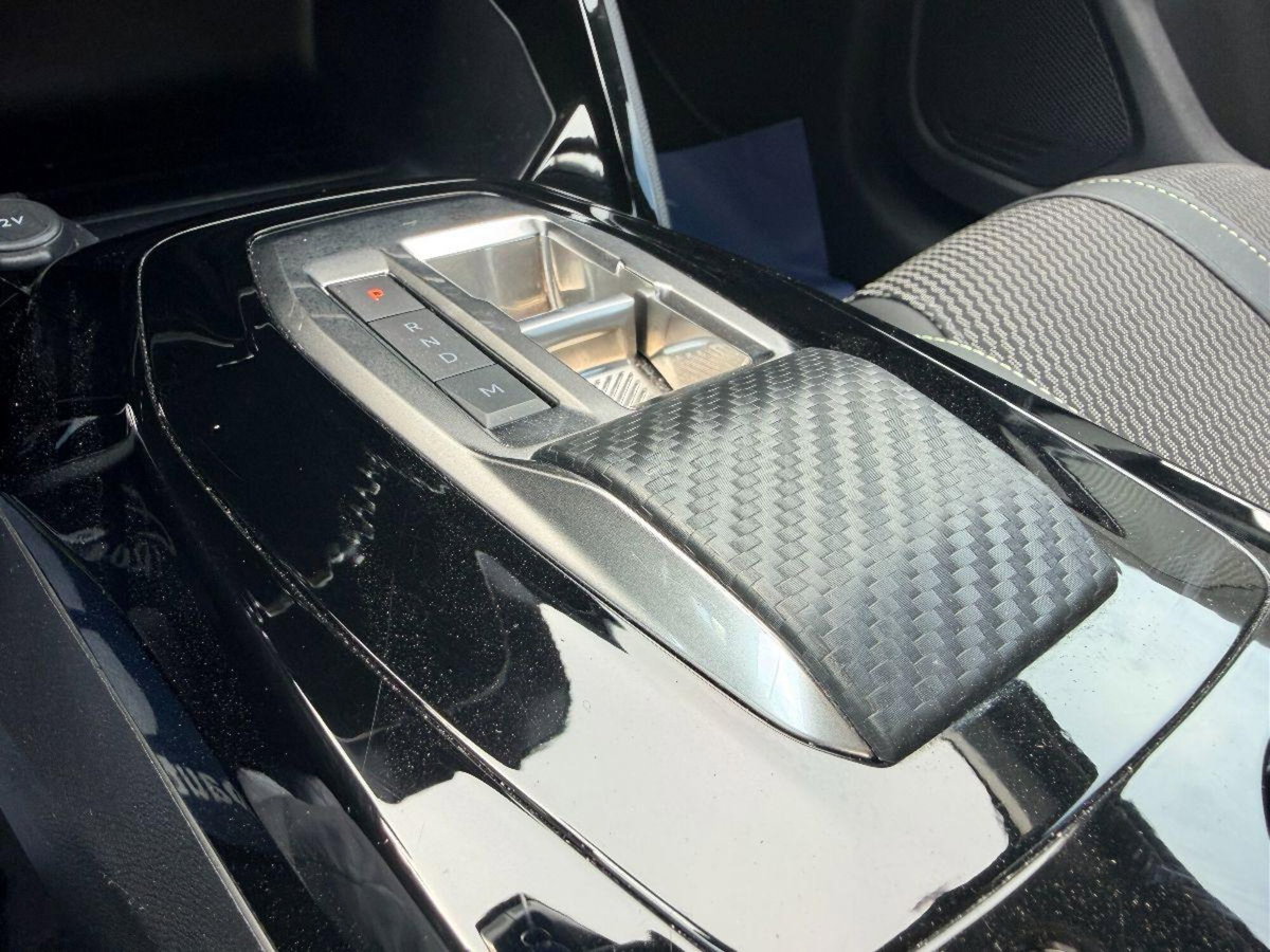 Peugeot 208 51 kWh GT (10)