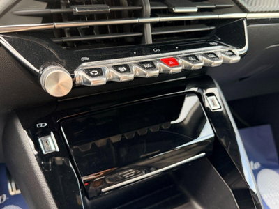 Peugeot 208 51 kWh GT (11)