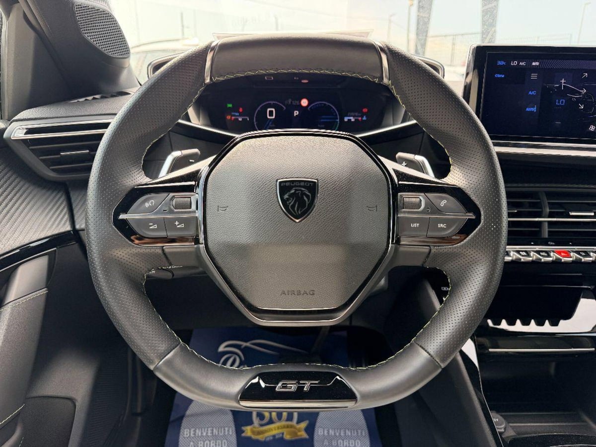 Peugeot 208 51 kWh GT (12)