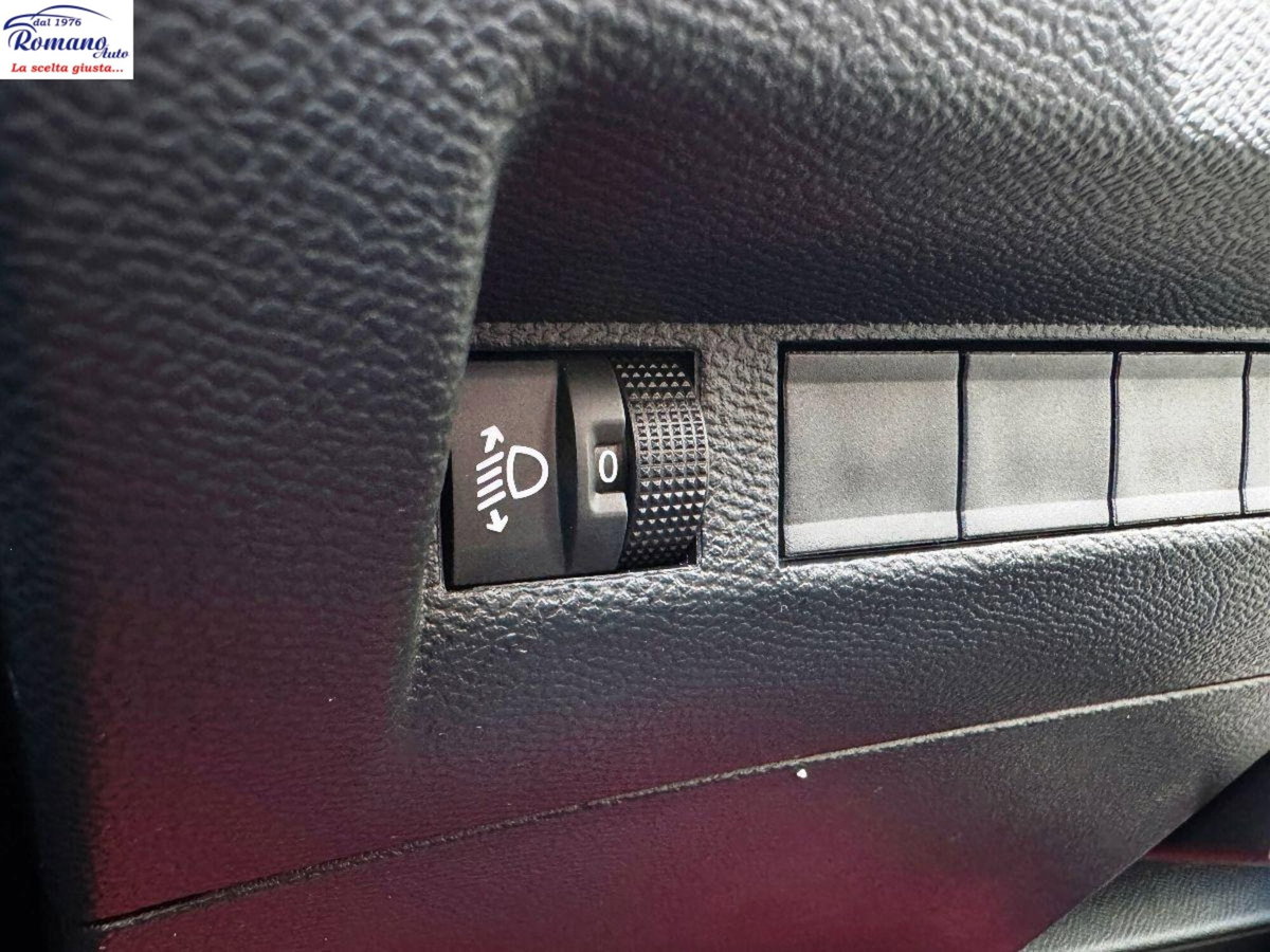 Peugeot 2008 PureTech 100 S&S Allure (19)