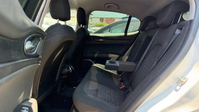 Alfa Romeo Stelvio 2.2 t Veloce rwd 160cv auto (4)
