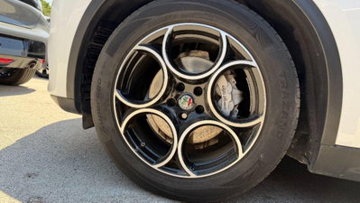 Alfa Romeo Stelvio 2.2 t Veloce rwd 160cv auto (5)