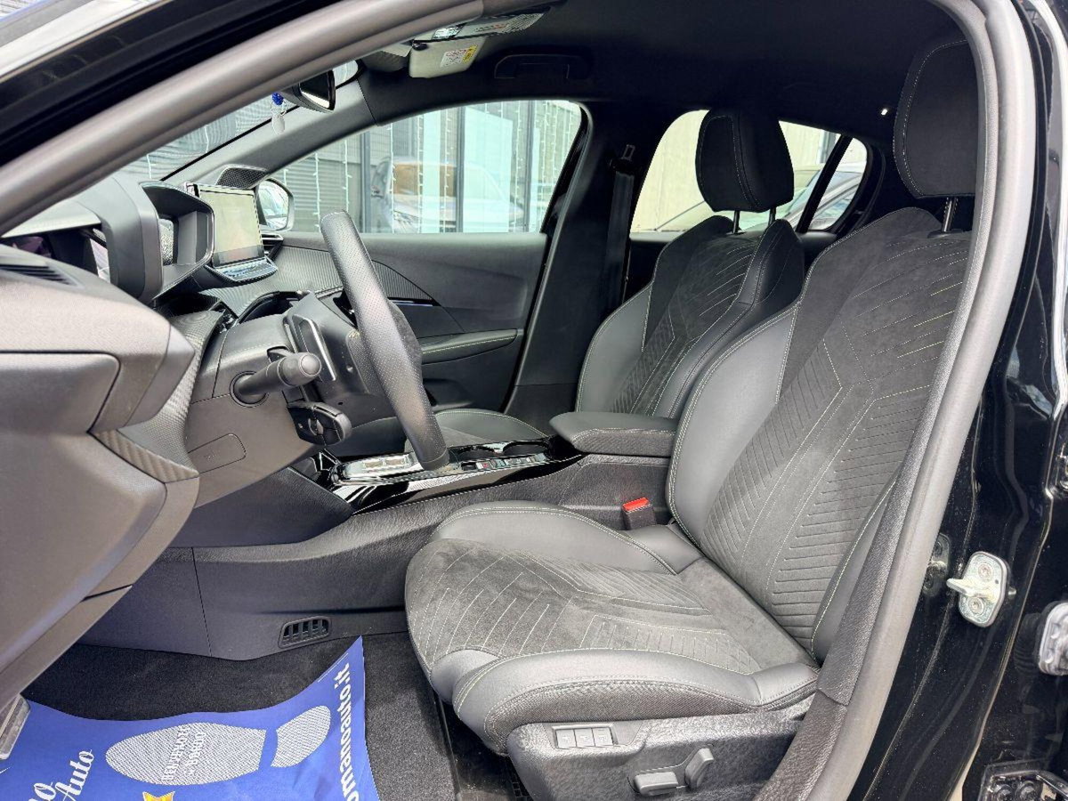 Peugeot 208 1.2 hybrid GT 145cv e-dcs 6 (10)