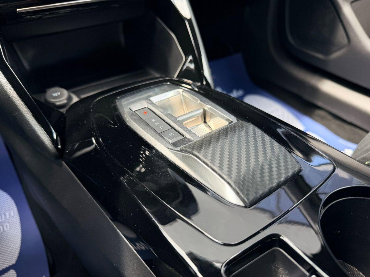 Peugeot 208 1.2 hybrid GT 145cv e-dcs 6 (18)