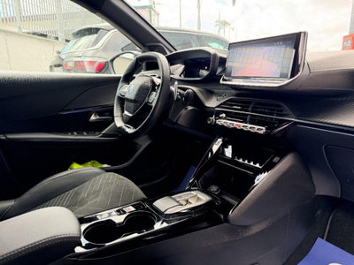 Peugeot 208 1.2 hybrid GT 145cv e-dcs 6 (8)