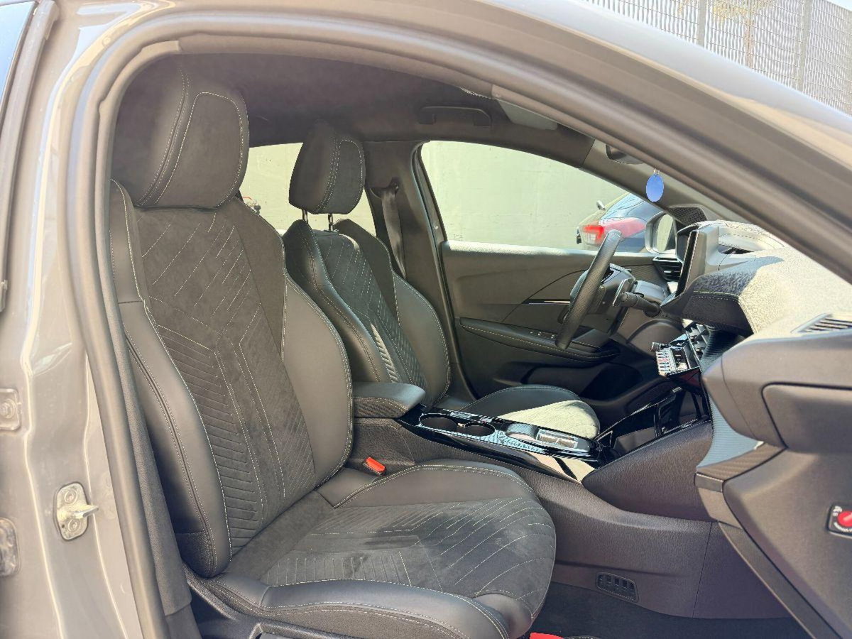Peugeot 208 1.2 hybrid GT 145cv e-dcs 6 (10)