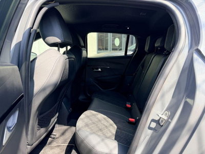 Peugeot 208 1.2 hybrid GT 145cv e-dcs 6 (8)