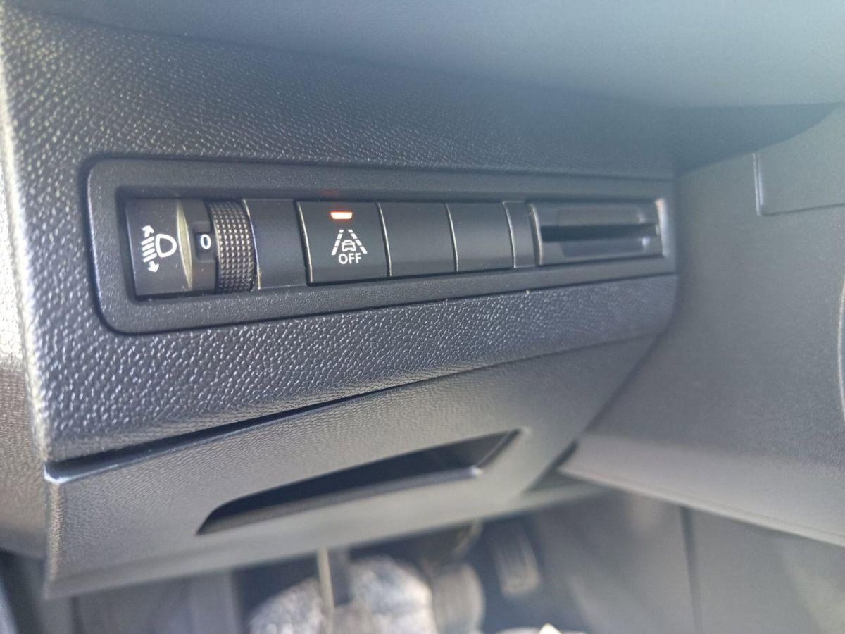 Peugeot 3008 BlueHDi 130 S&S Allure (14)
