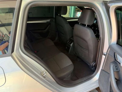 Skoda Octavia 2.0 TDI CR Elegance (10)
