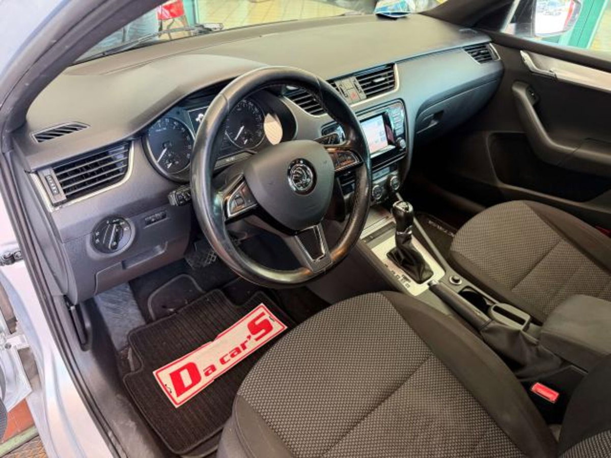 Skoda Octavia 2.0 TDI CR Elegance (15)