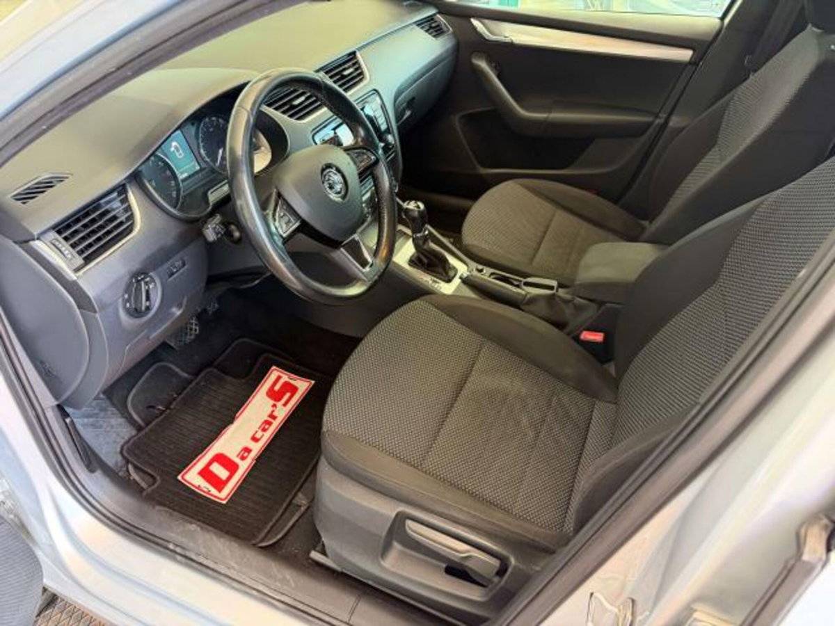 Skoda Octavia 2.0 TDI CR Elegance (2)