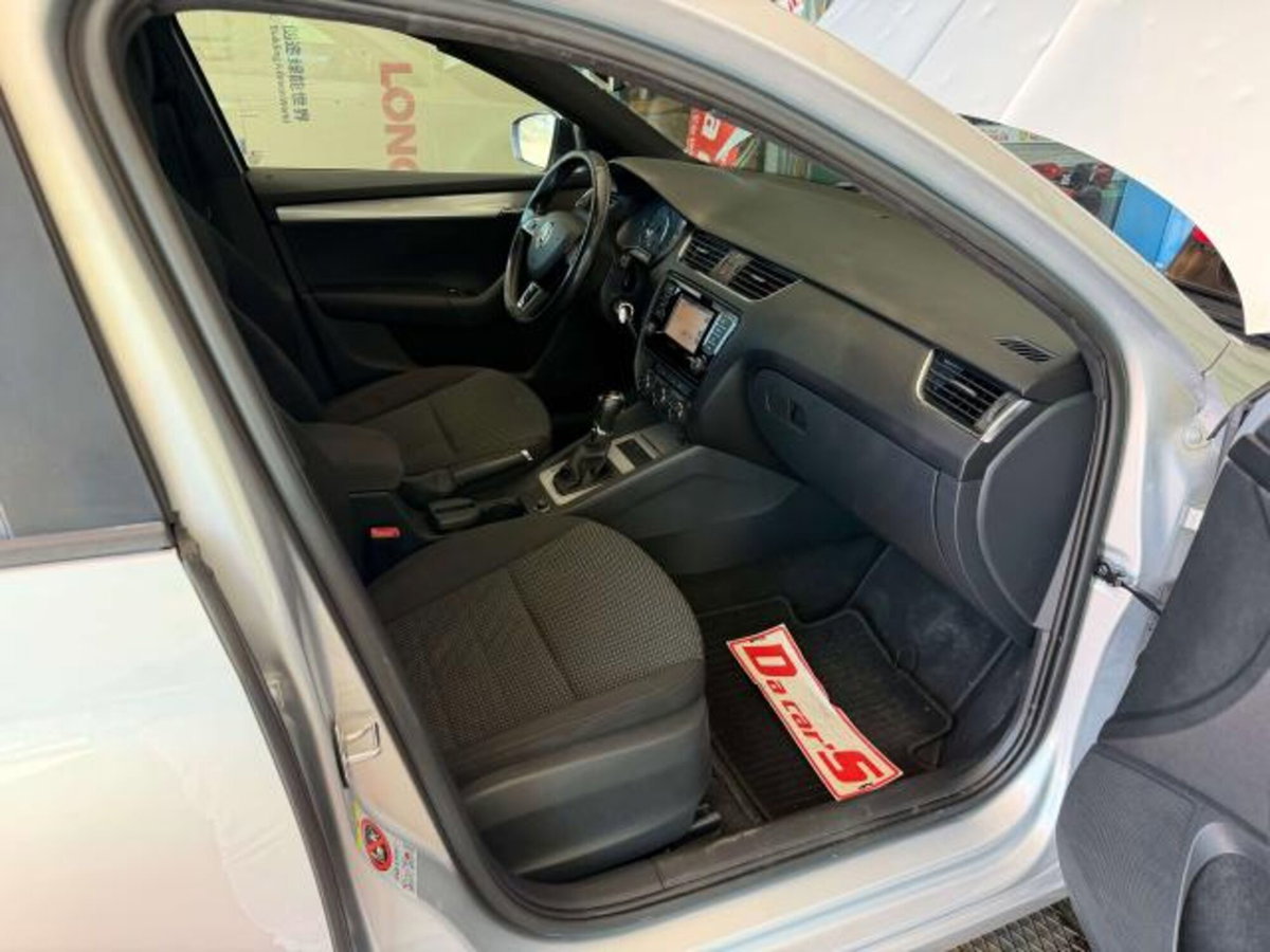 Skoda Octavia 2.0 TDI CR Elegance (8)