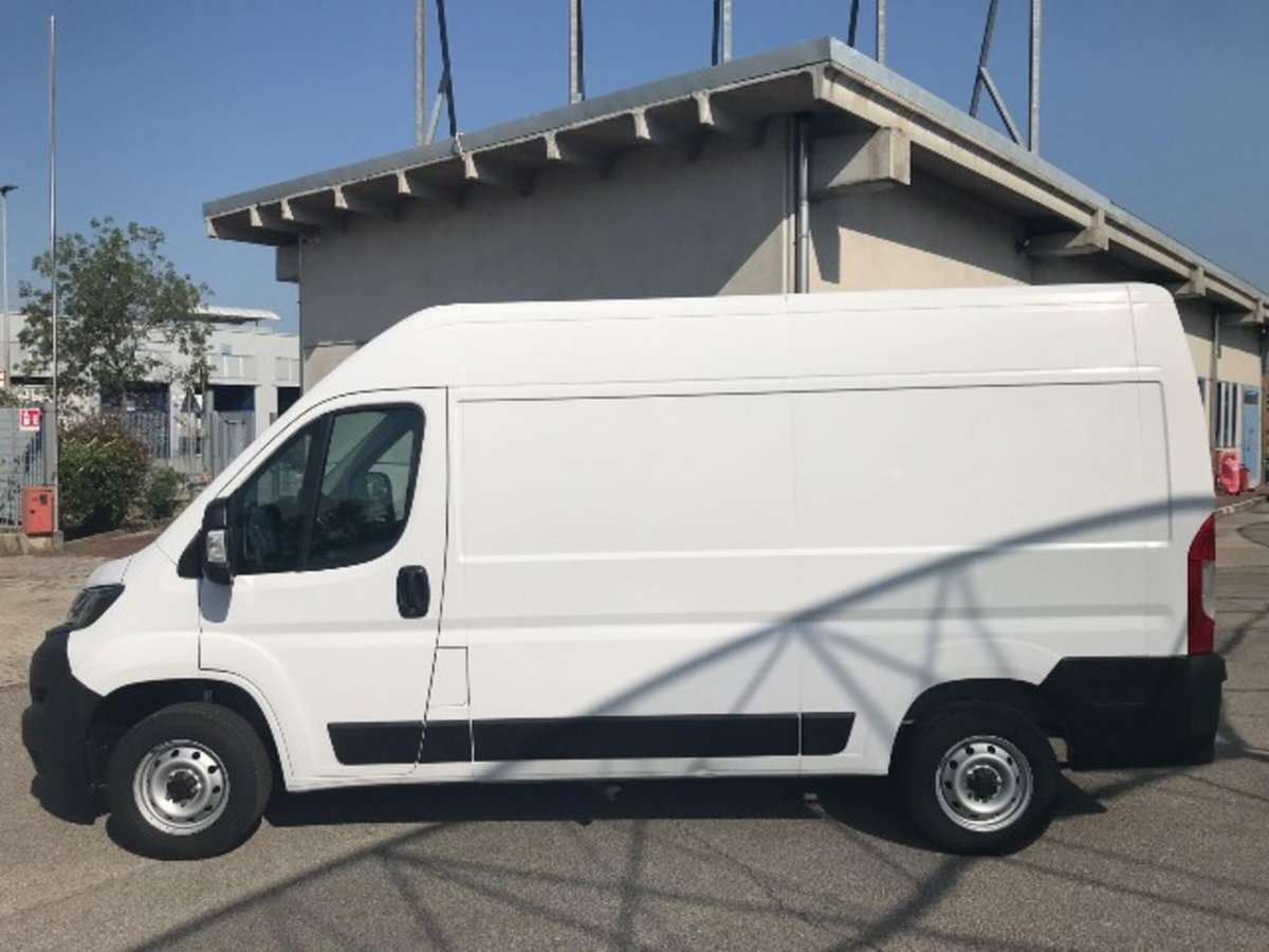 Fiat Ducato Furgone Vetrato 33 MH2 2.2 mjt3 120cv  serie 8 (2)