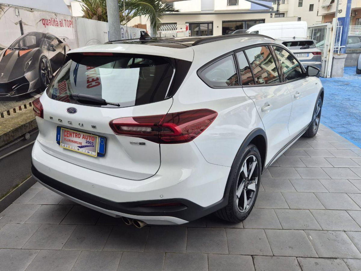 Ford Focus Station Wagon 1.0 EcoBoost 125 CV automatico SW Active (3)