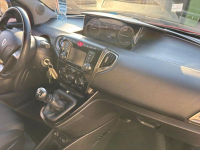 Lancia Ypsilon 1.2 69 CV 5 porte GPL Ecochic Silver (12)