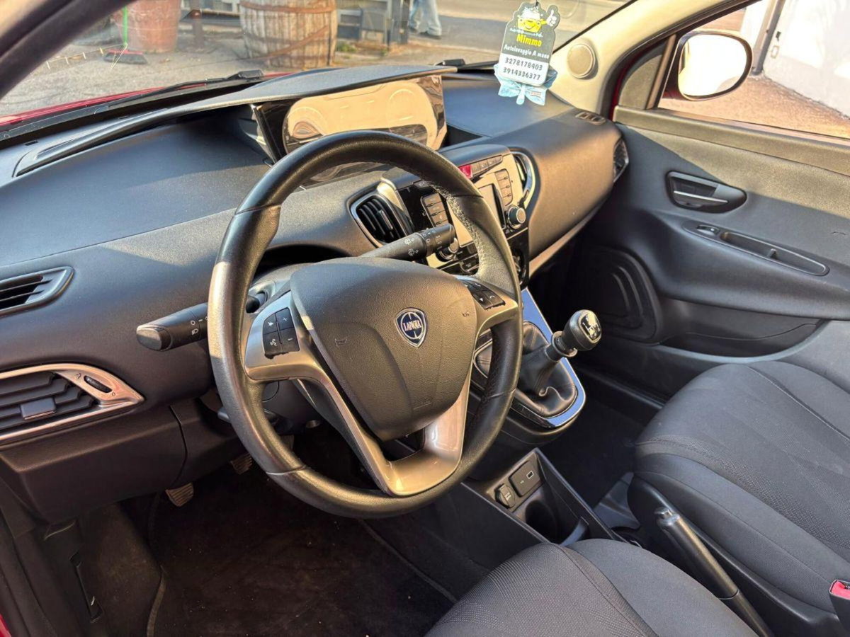 Lancia Ypsilon 1.2 69 CV 5 porte GPL Ecochic Silver (3)