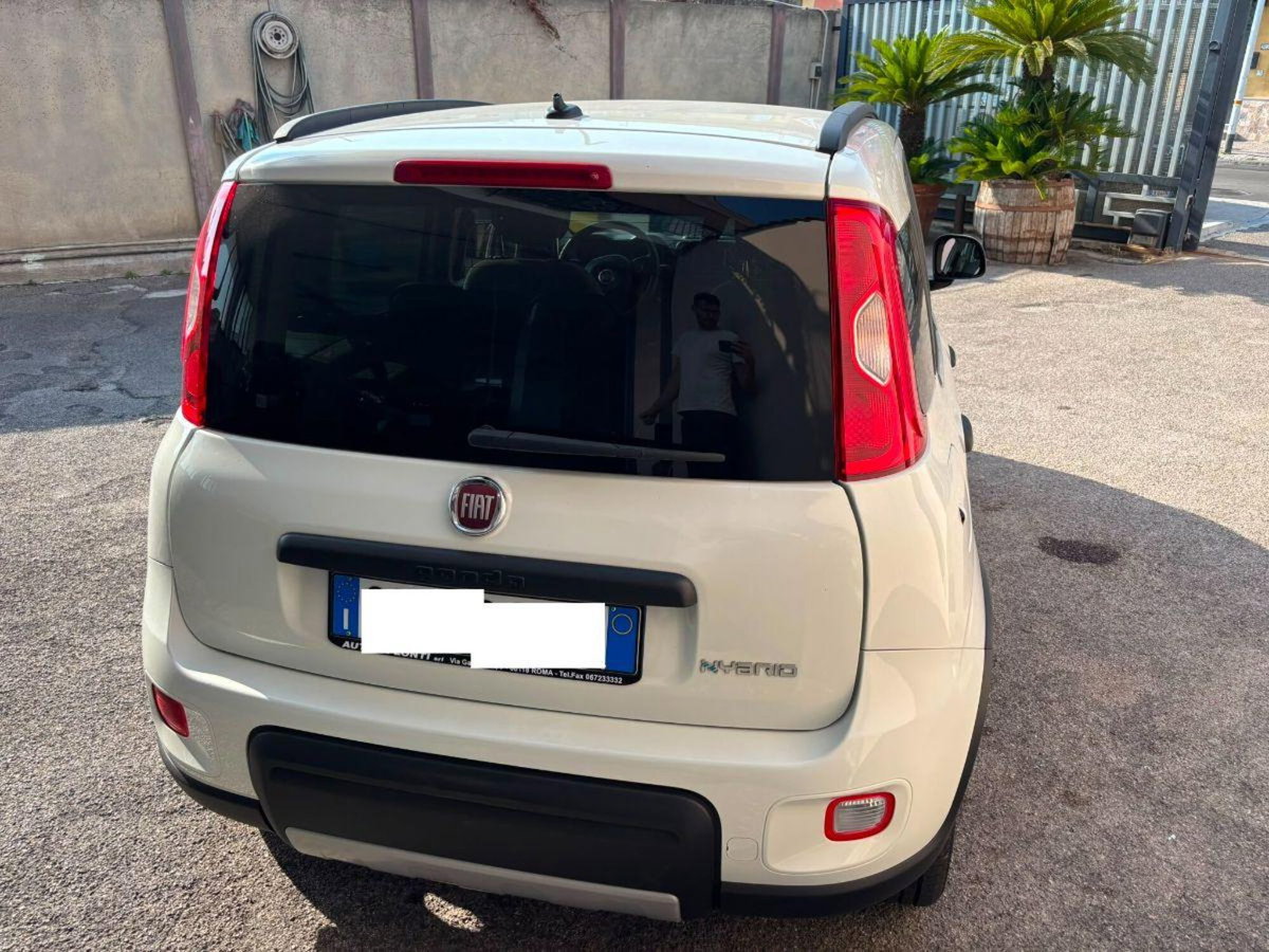 Fiat Panda 1.0 FireFly S&S Hybrid City Cross (3)