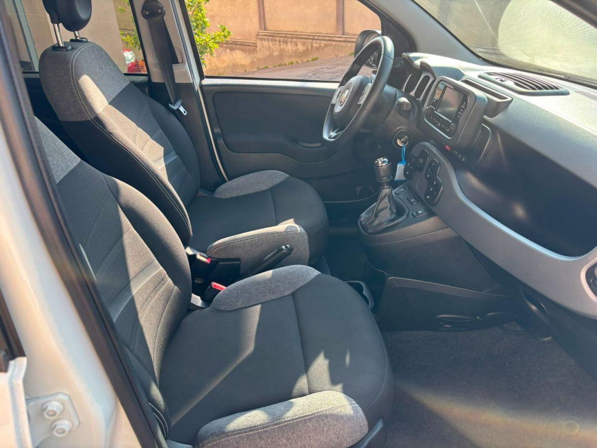 Fiat Panda 1.0 FireFly S&S Hybrid City Cross (8)
