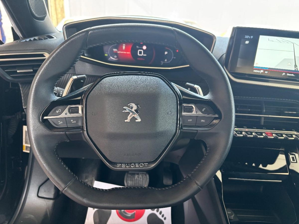 Peugeot 2008 BlueHDi 130 S&S EAT8 Allure Pack (12)