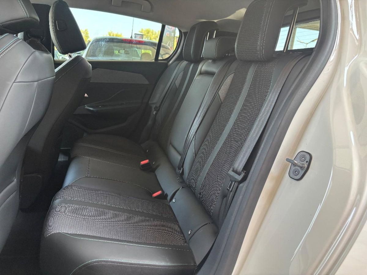 Peugeot 308 BlueHDi 130 S&S EAT8 Allure Pack (9)