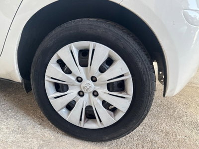 Toyota Yaris 1.0 5 porte Now (10)