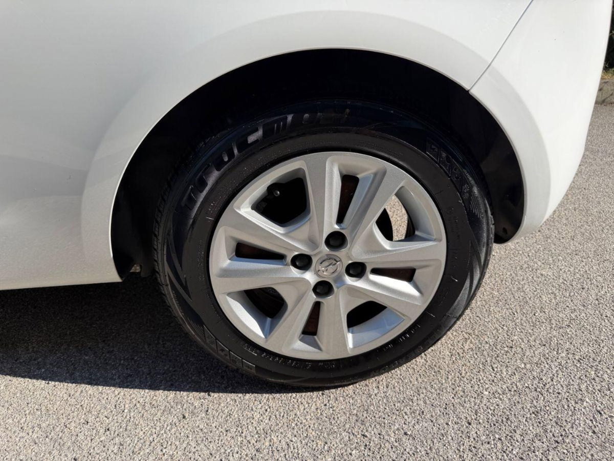 Opel Corsa Coupé 1.2 n-Joy (7)