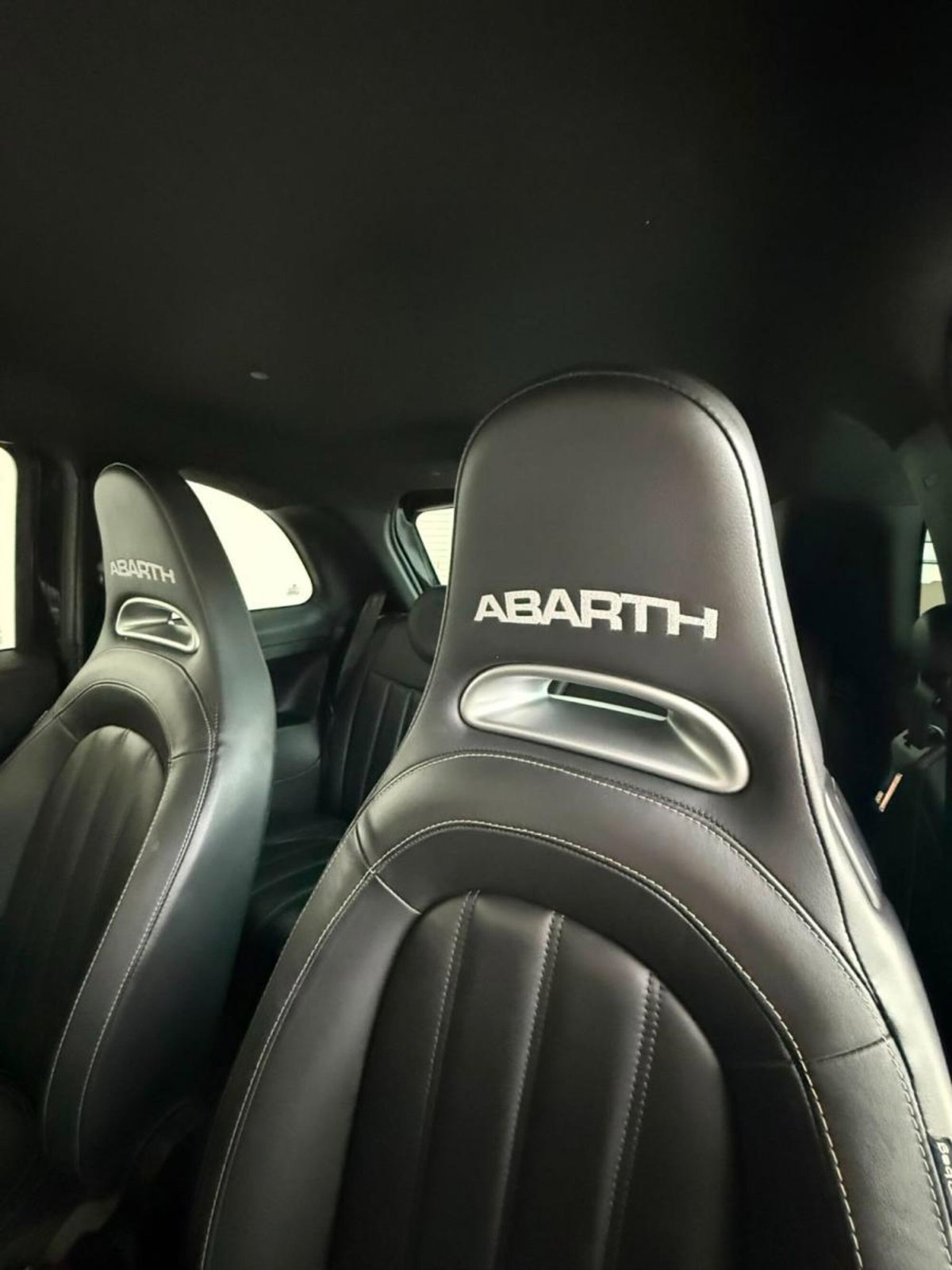 Abarth 595 595 1.4 Turbo T-Jet 165 CV Pista (14)