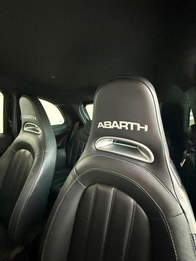 Abarth 595 595 1.4 Turbo T-Jet 165 CV Pista (14)