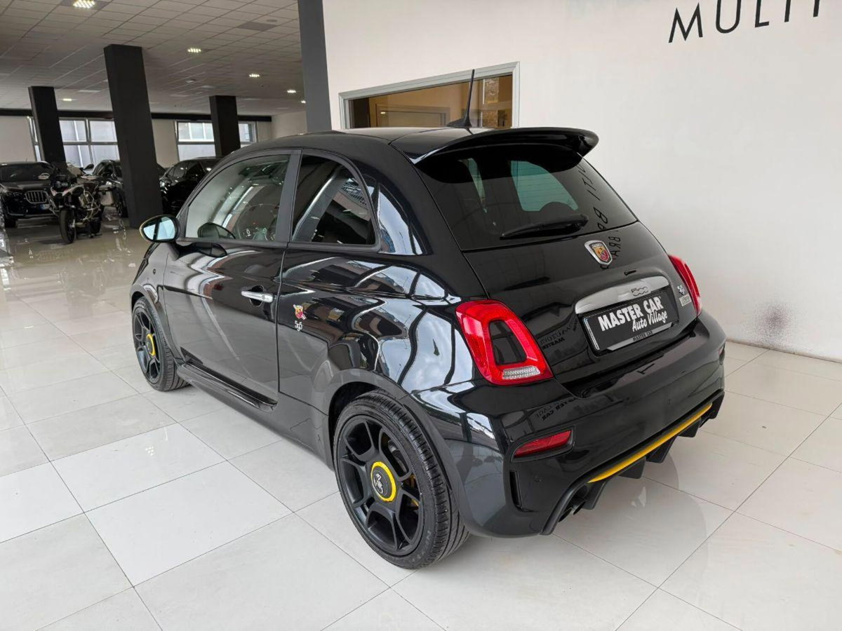 Abarth 595 595 1.4 Turbo T-Jet 165 CV Pista (2)