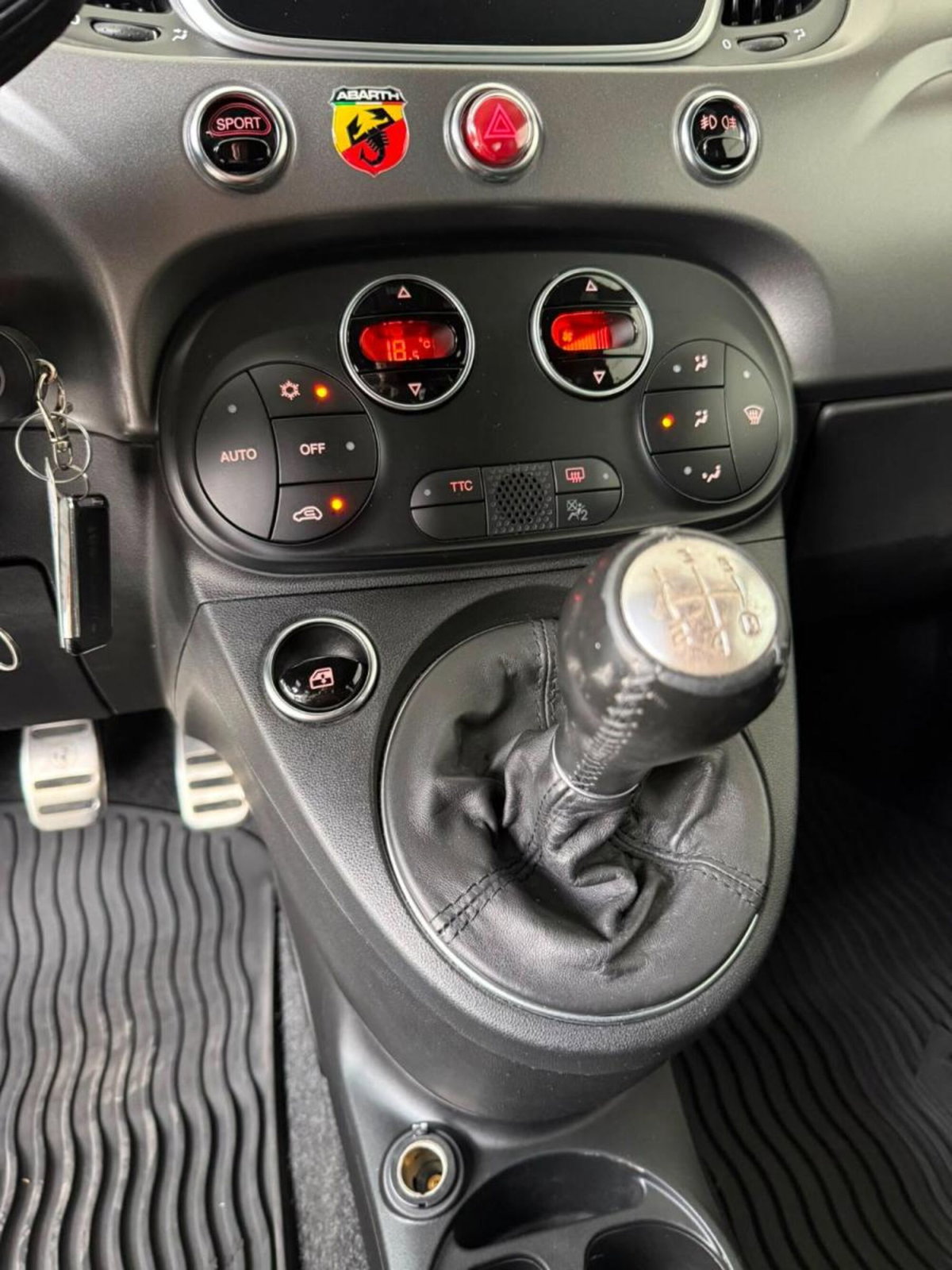 Abarth 595 595 1.4 Turbo T-Jet 165 CV Pista (20)