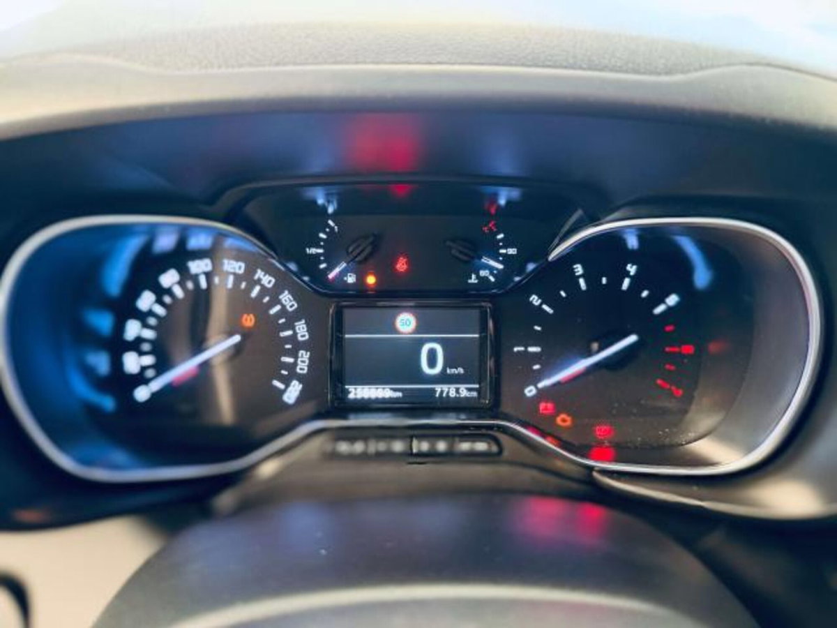 Toyota Verso 2.0 D 7 posti (10)