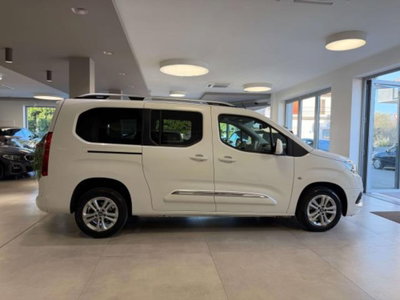 Toyota Verso 2.0 D 7 posti (4)