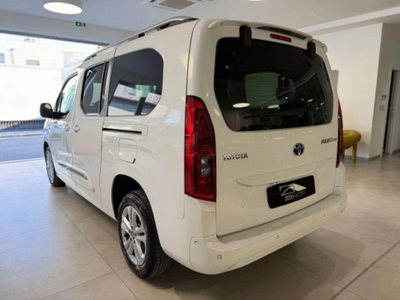 Toyota Verso 2.0 D 7 posti (6)