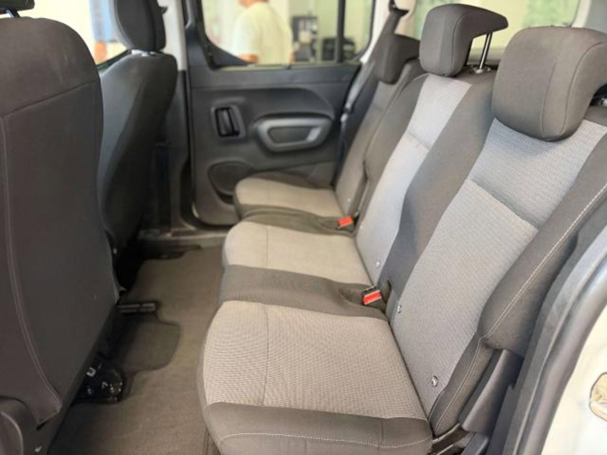 Toyota Verso 2.0 D 7 posti (8)