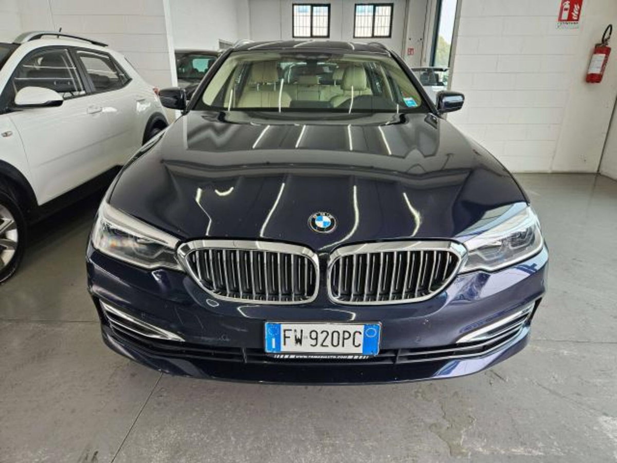BMW Serie 5 Touring 520d xDrive  Luxury (2)