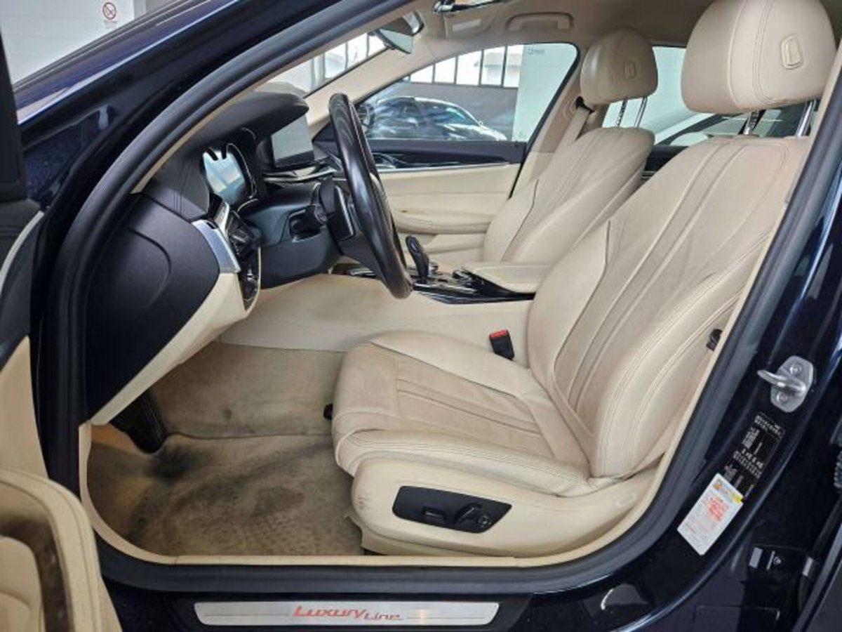 BMW Serie 5 Touring 520d xDrive  Luxury (7)