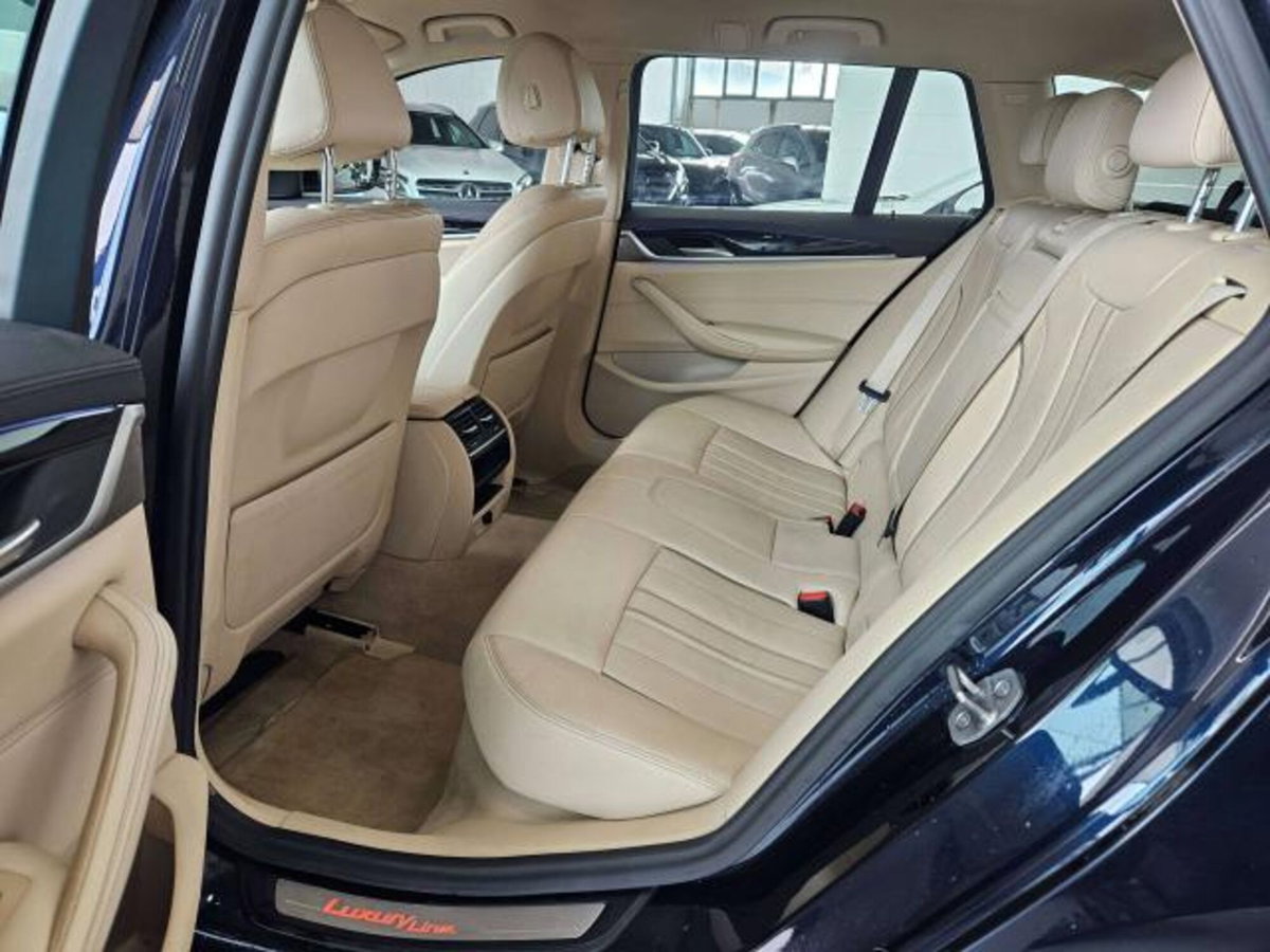 BMW Serie 5 Touring 520d xDrive  Luxury (9)