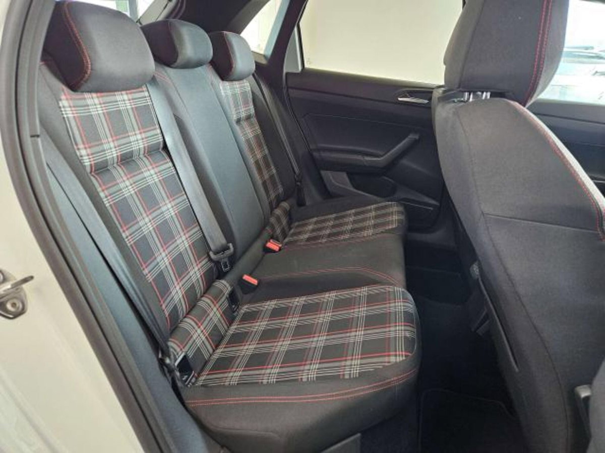 Volkswagen Polo 2.0 TSI DSG GTI BlueMotion Technology (13)