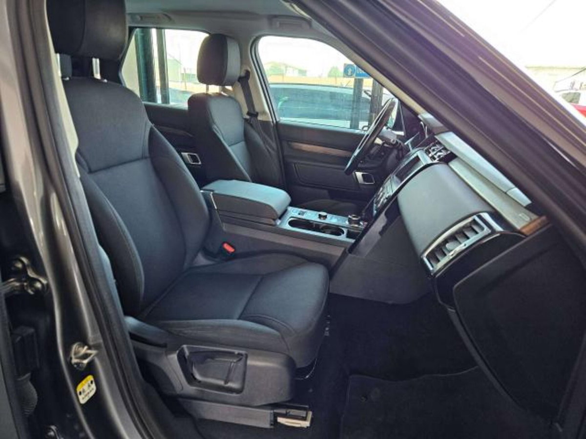 Land Rover Discovery 3.0 TD6 249 CV First Edition (11)