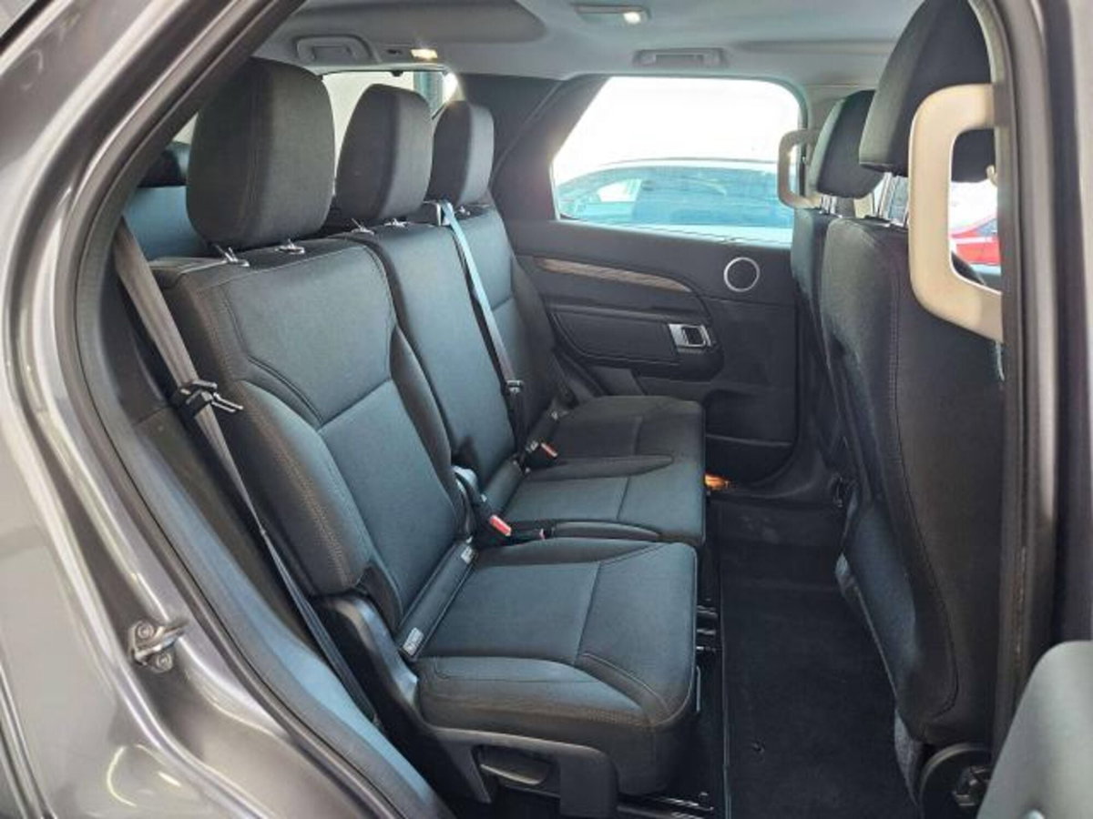 Land Rover Discovery 3.0 TD6 249 CV First Edition (13)
