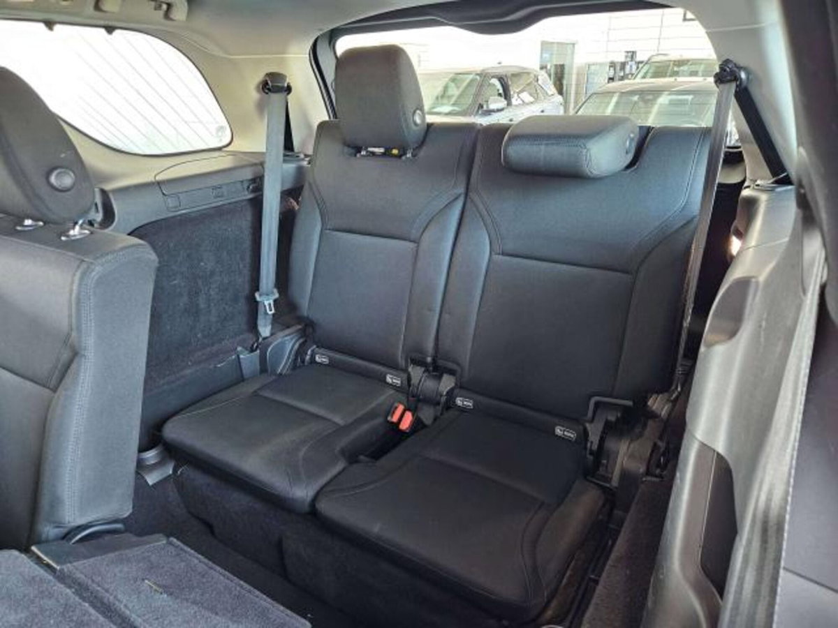 Land Rover Discovery 3.0 TD6 249 CV First Edition (15)