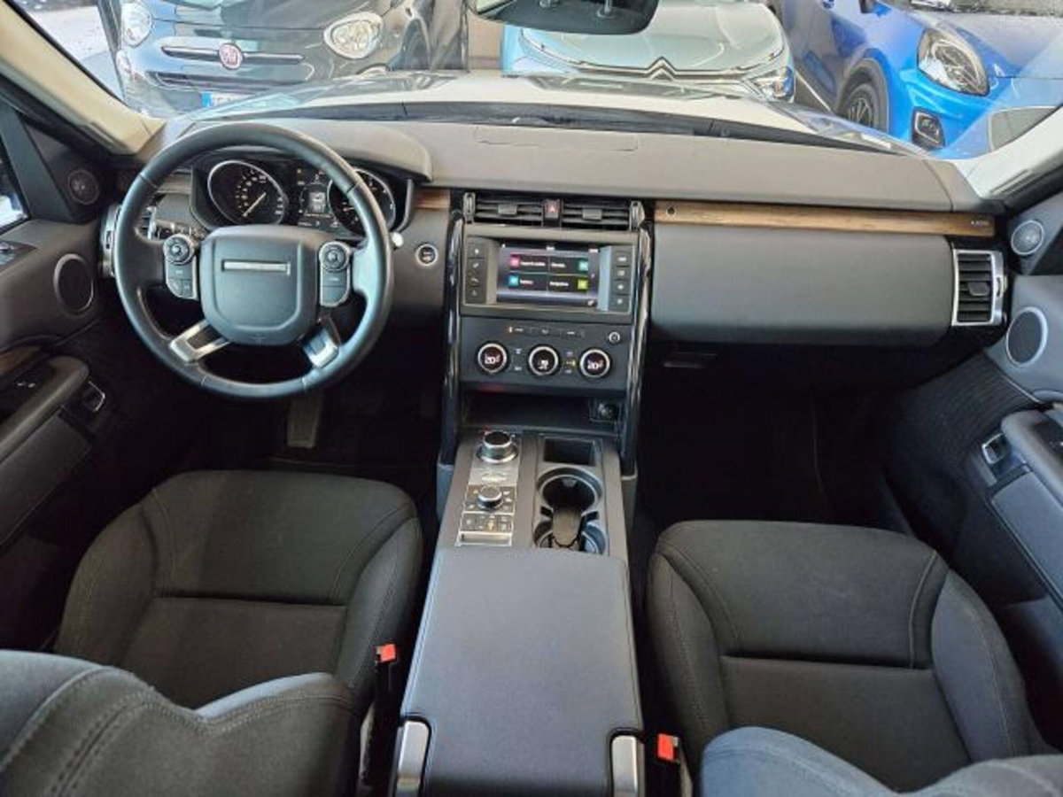 Land Rover Discovery 3.0 TD6 249 CV First Edition (8)