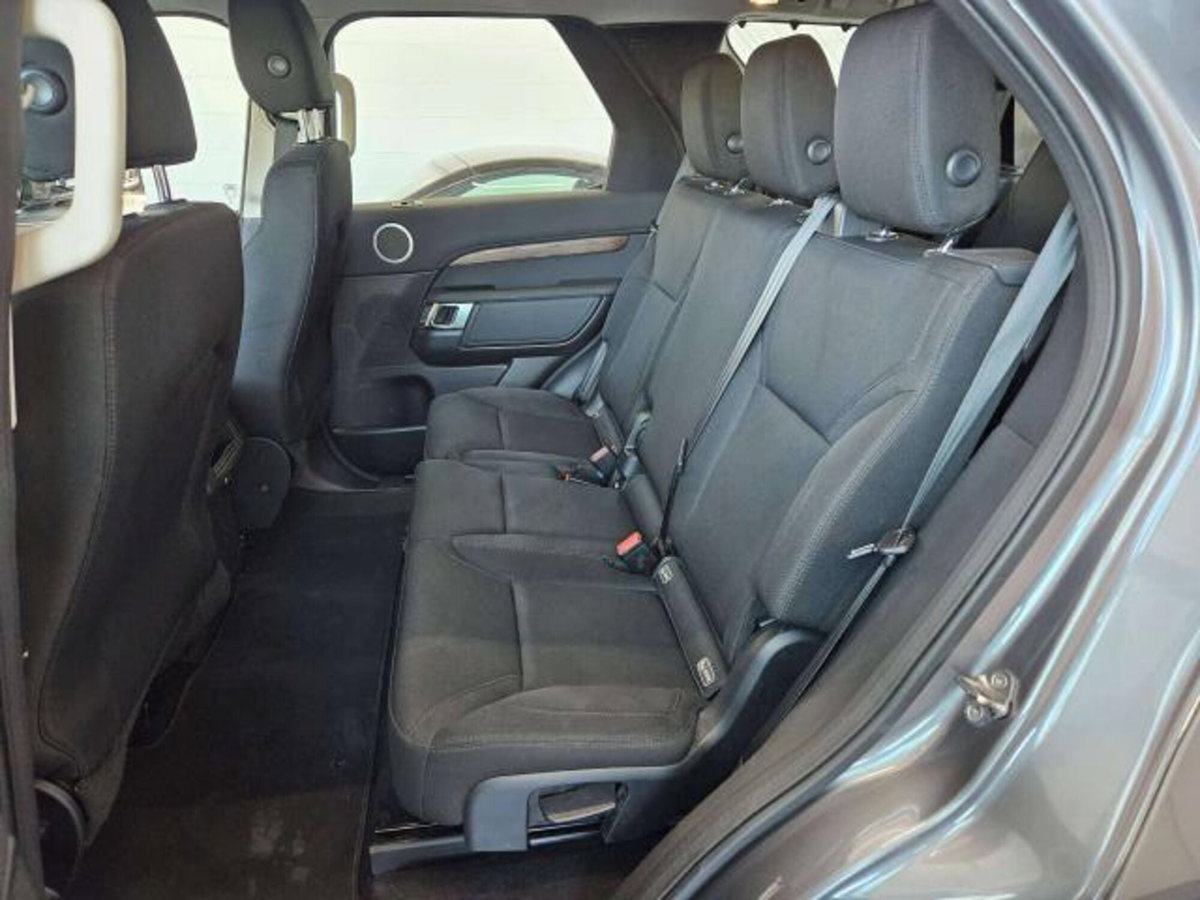 Land Rover Discovery 3.0 TD6 249 CV First Edition (9)