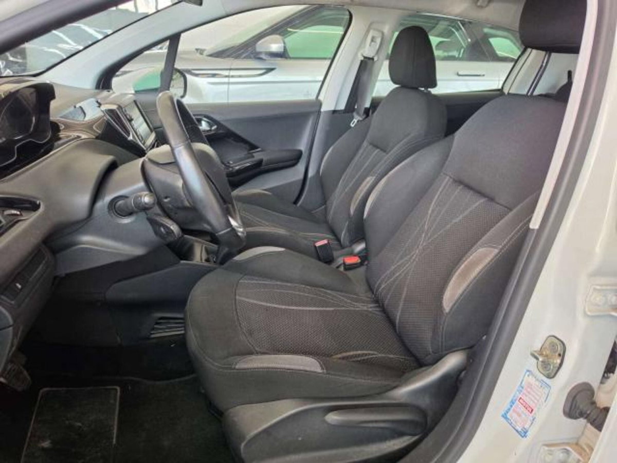 Peugeot 208 VTi 82 CV 5 porte Active (7)