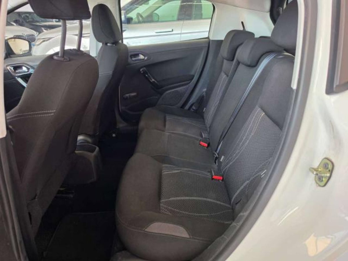 Peugeot 208 VTi 82 CV 5 porte Active (9)