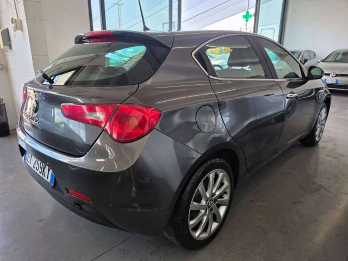 Alfa Romeo Giulietta 1.4 Turbo Progression Gpl 120cv E6 (5)