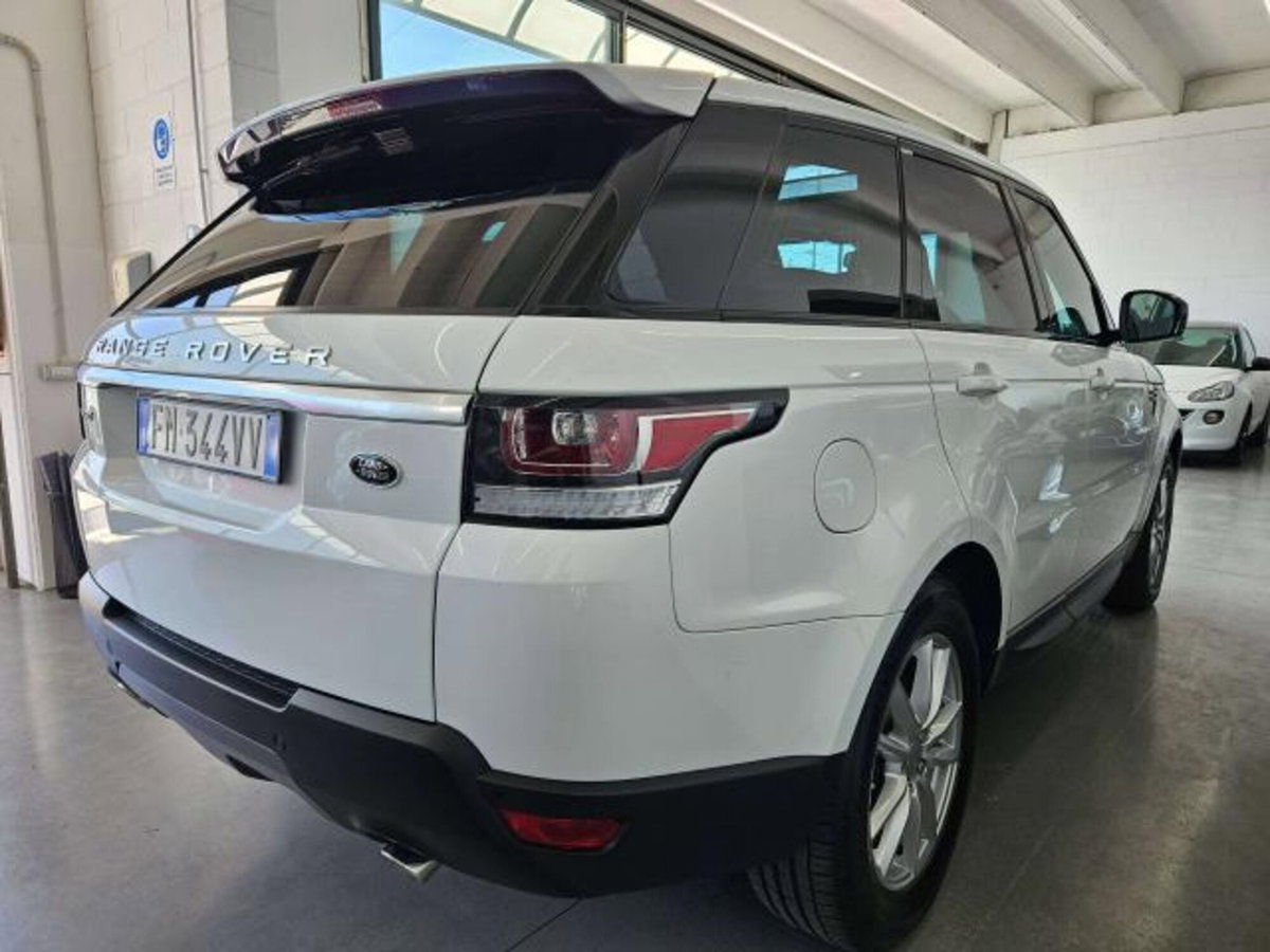 Land Rover Range Rover Sport 3.0 TDV6 HSE (6)