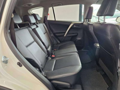 Toyota Rav4 D-CAT A/T 4WD Lounge White Ed. (13)